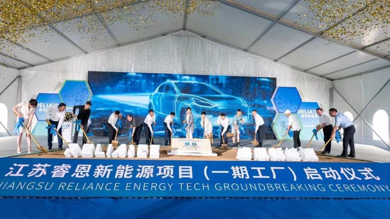 屋顶光伏组件安装施工流程解析